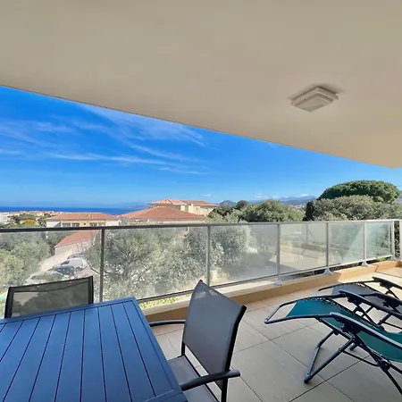 Bel Avec Vue Mer- 2 Adultes 1 Bebe *