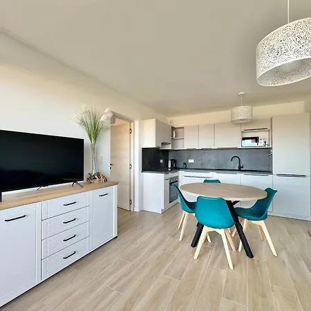 Bel Avec Vue Mer- 2 Adultes 1 Bebe Л'Иль-Рус